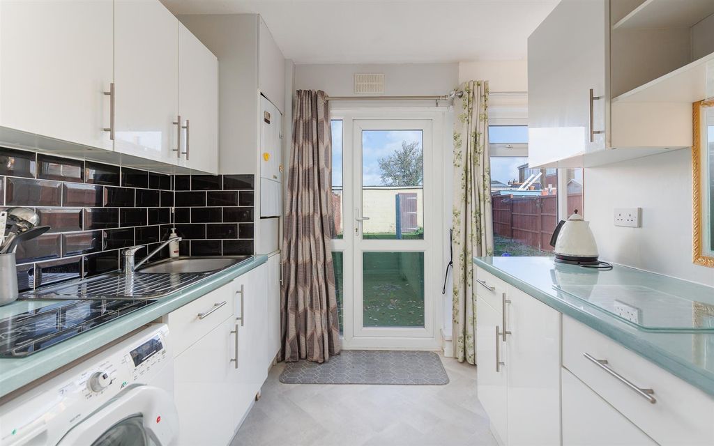 Property photo 3 of 22