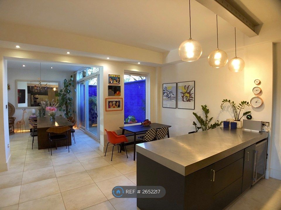 Property photo 2 of 12 Kitchen &amp; Dining