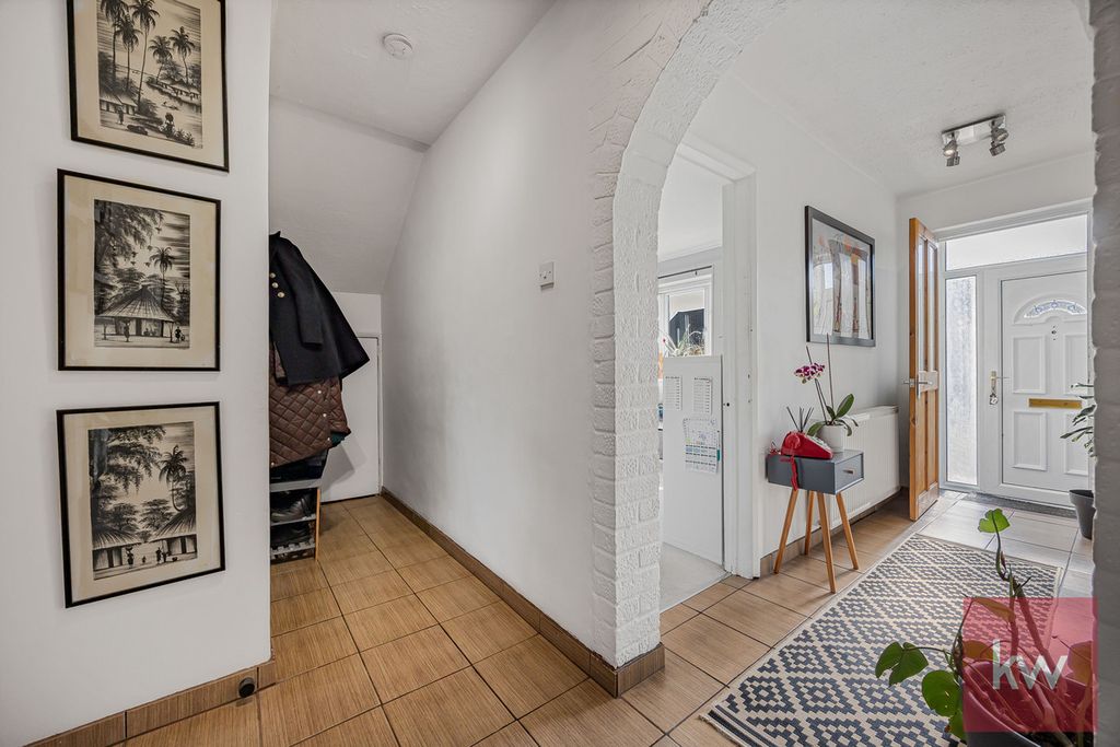 Property photo 3 of 22