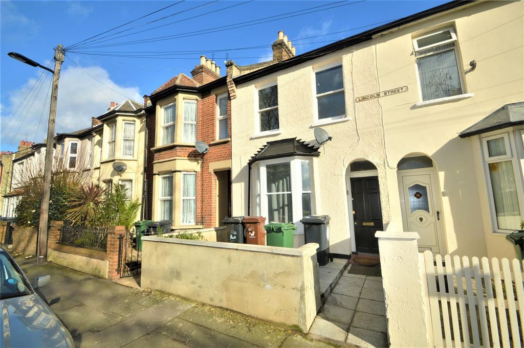 Property photo 1 of 12 Lincoln Street E11