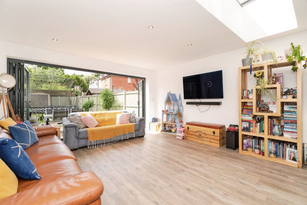 Property photo 2 of 17