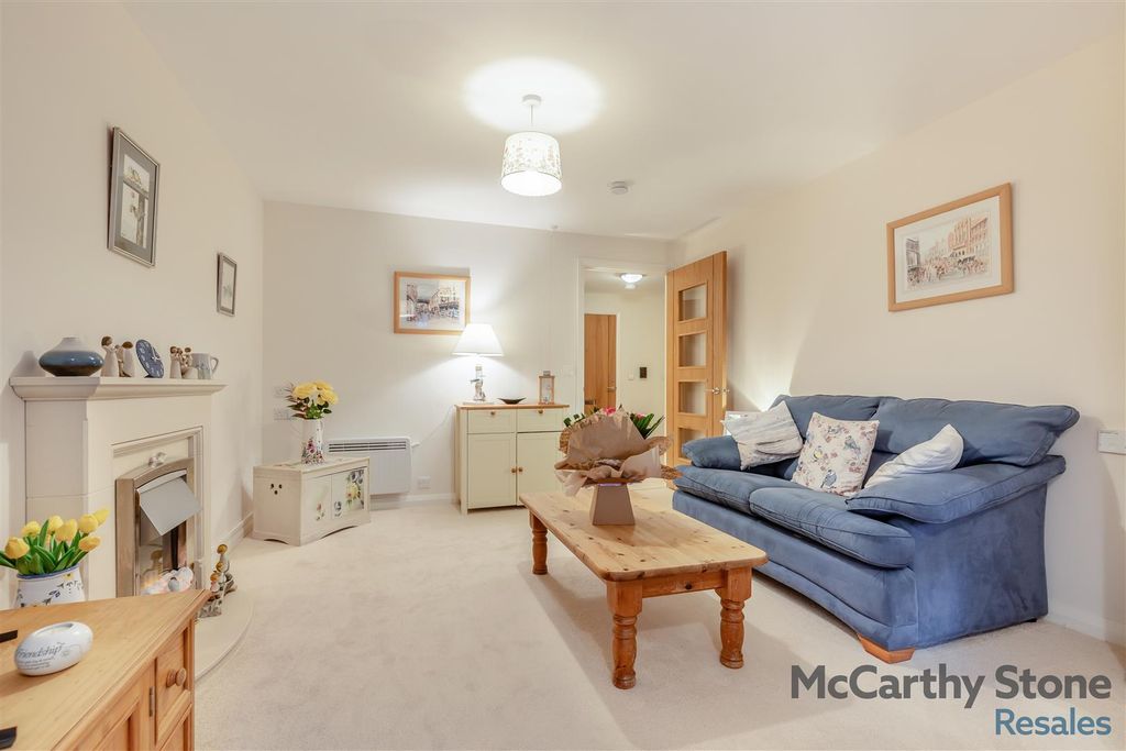 Property photo 3 of 33 8672483-Interior10.Jpg