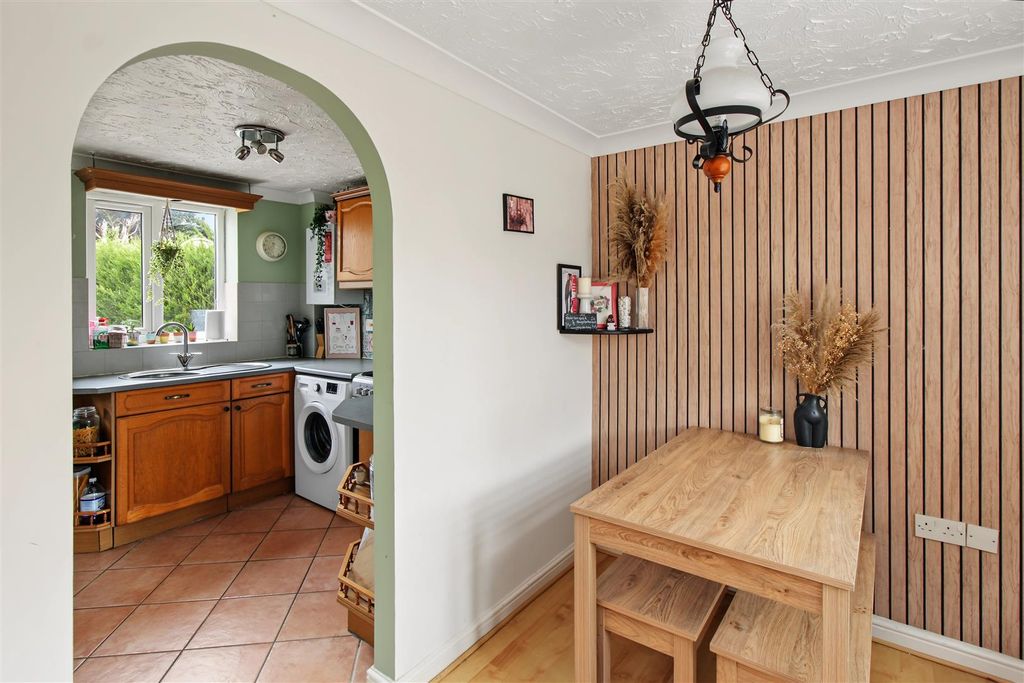 Property photo 3 of 17 Dining Room