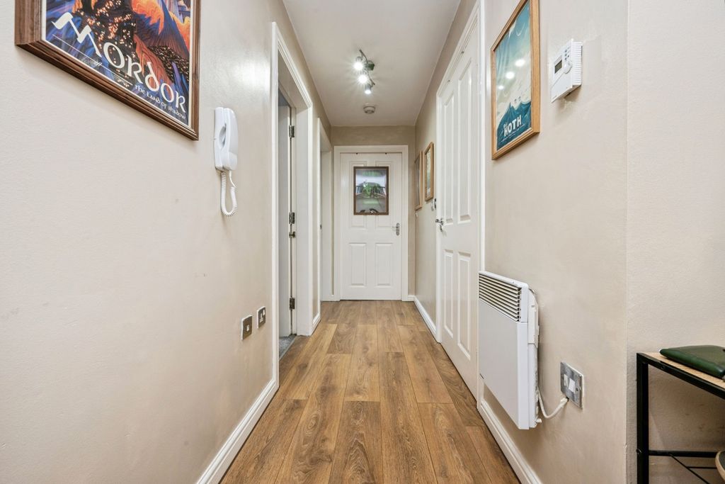 Property photo 3 of 19 Pbox-Img.Jpg