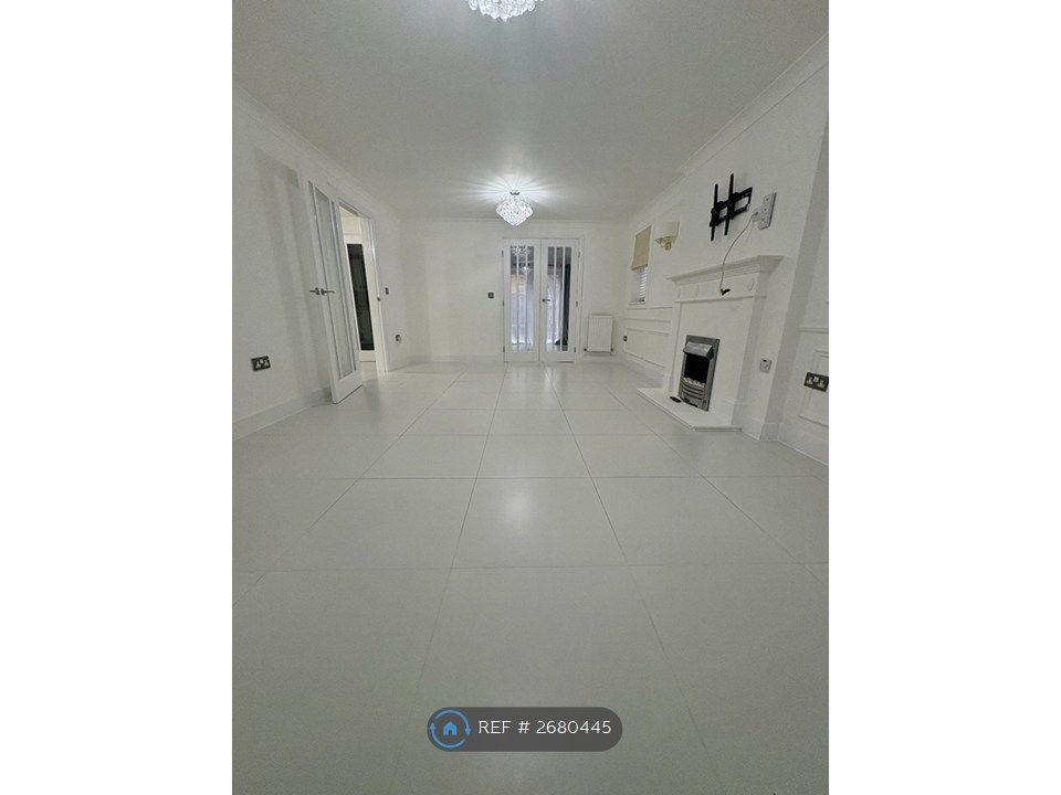 Property photo 3 of 19 Living Room