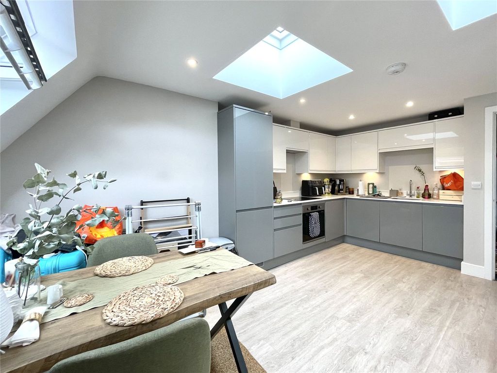 Property photo 3 of 10 Kitchen