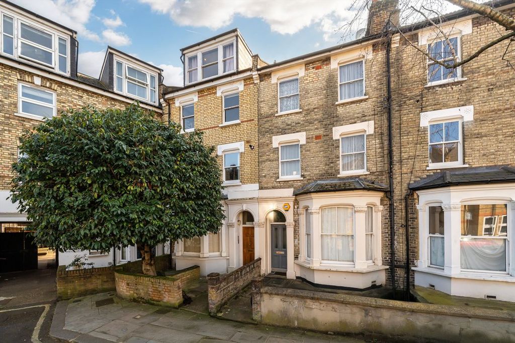 Property photo 1 of 7