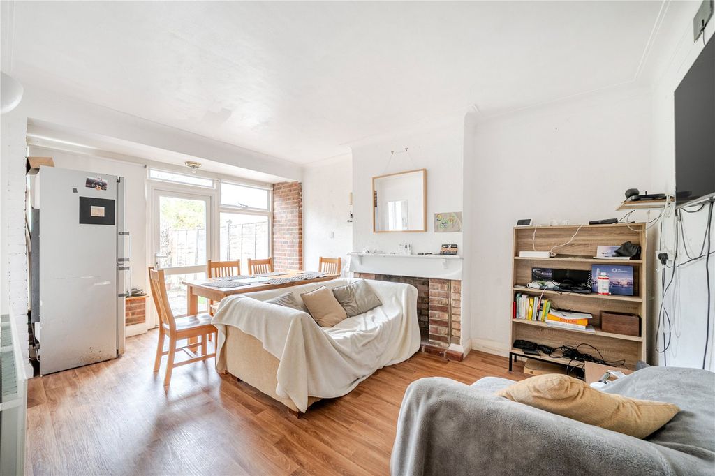 Property photo 3 of 15 Reception