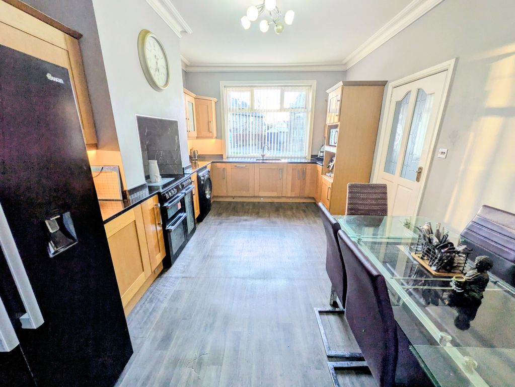 Property photo 3 of 30 1000038361
