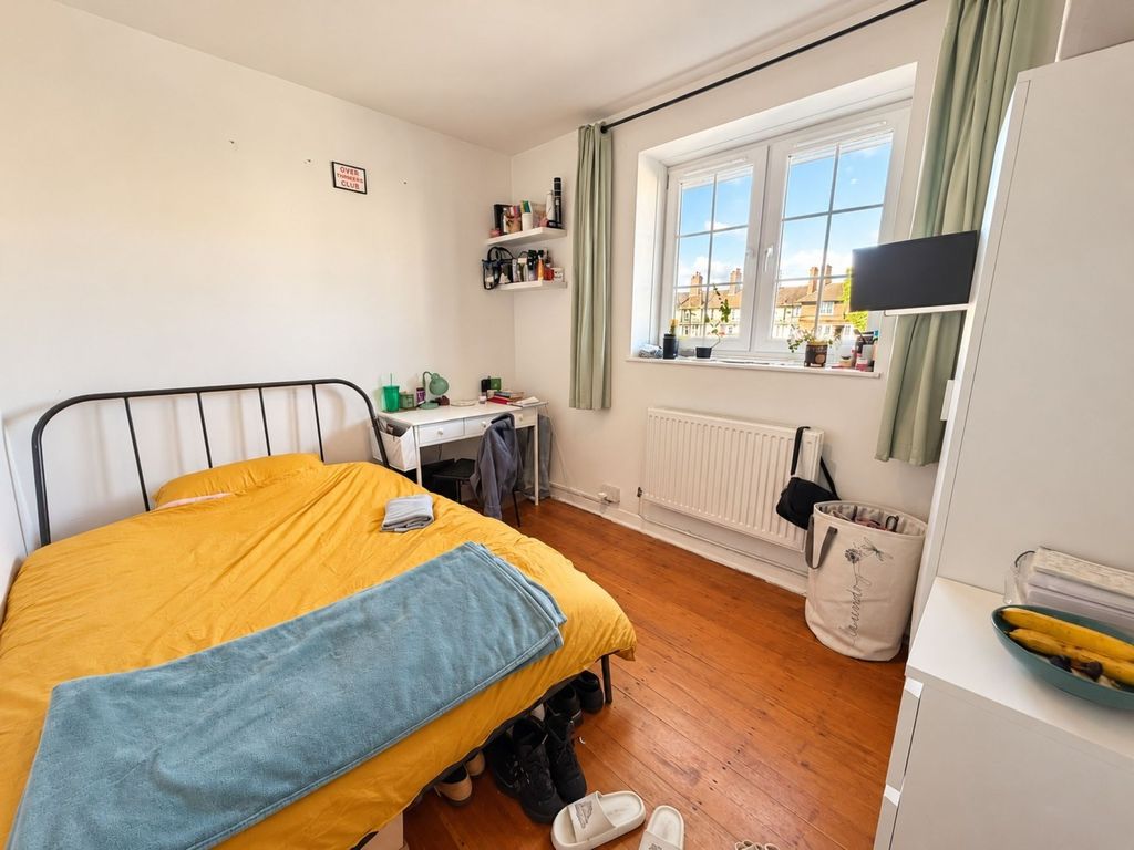 Property photo 3 of 6