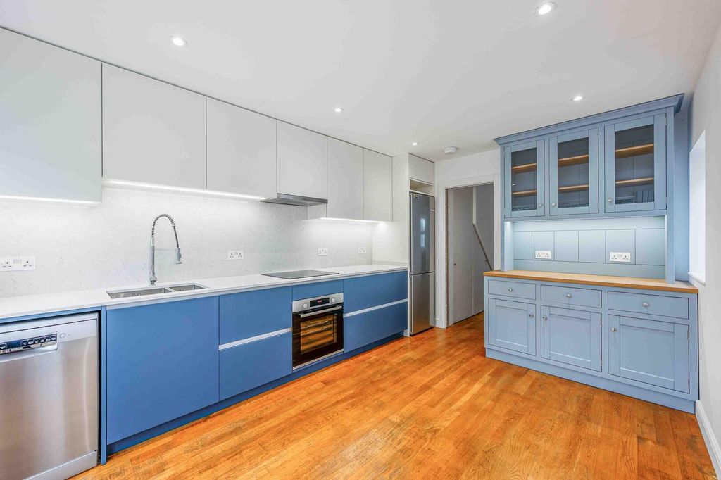 Property photo 2 of 15 Kitchen