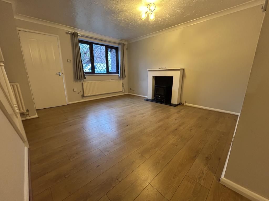 Property photo 2 of 10 Front