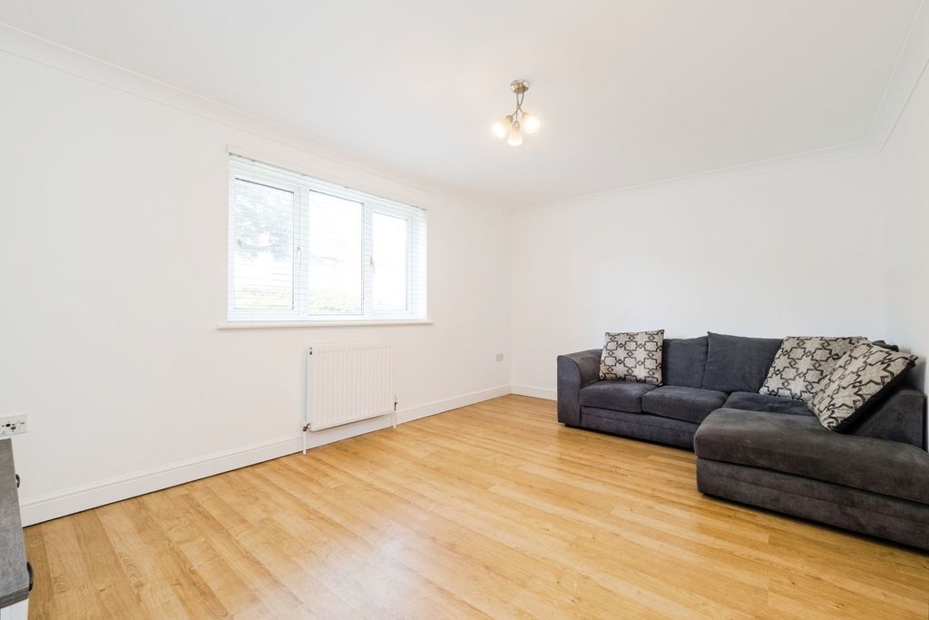 Property photo 3 of 17 Photo