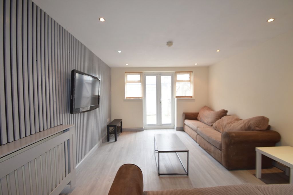 Property photo 3 of 17 Photo 3