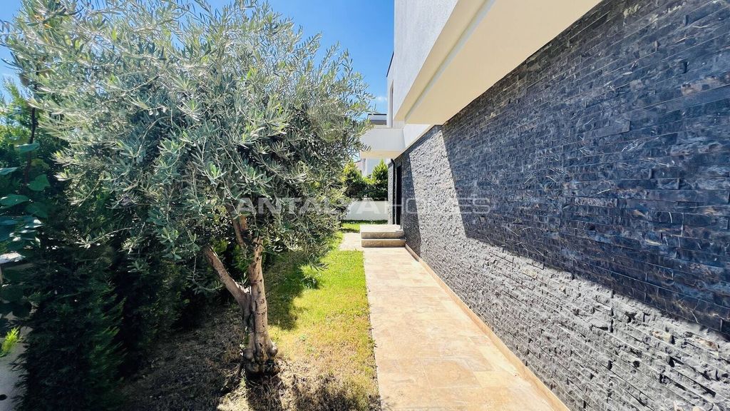 Property photo 2 of 29
