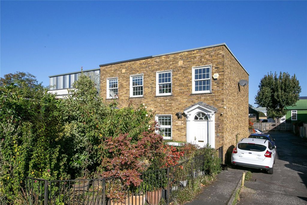 Property photo 1 of 9 Picture No. 02