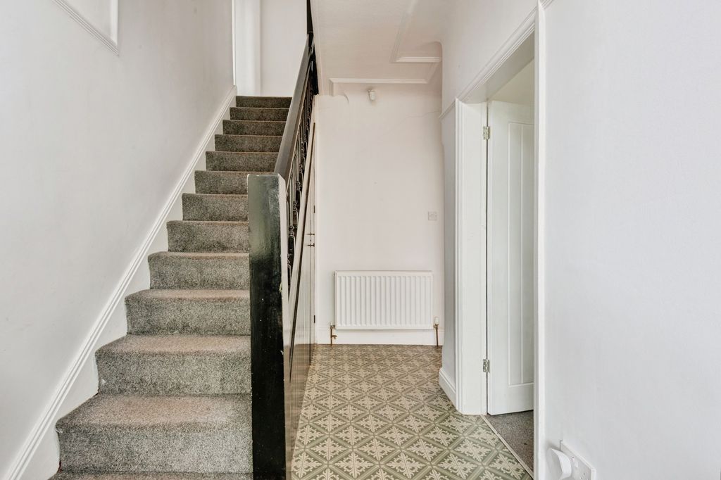 Property photo 2 of 21 Pbox-Img.Jpg