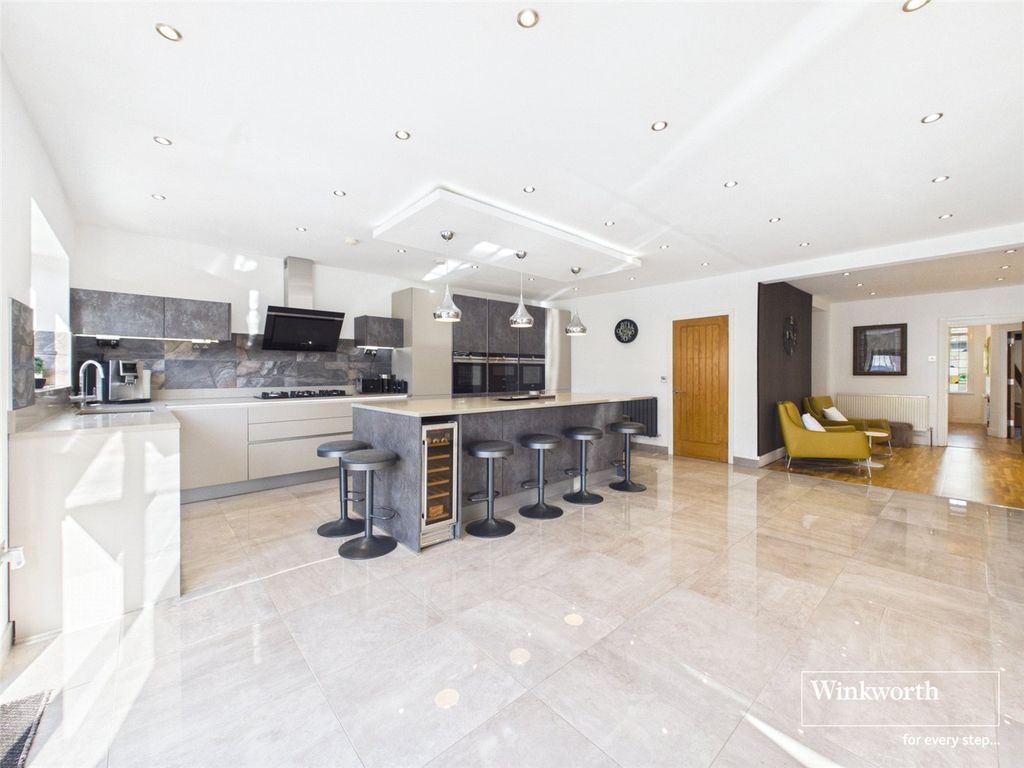 Property photo 2 of 26 Picture No. 10