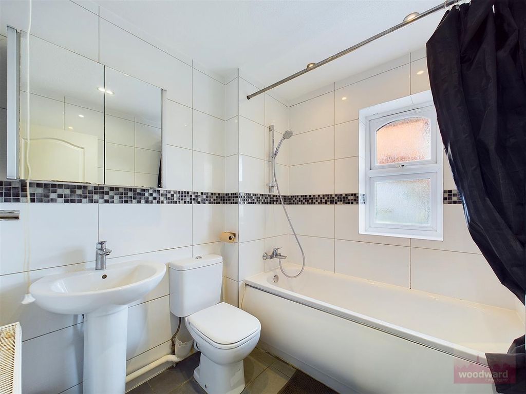 Property photo 3 of 9 Cam01320G0-Pr0277-Still001.Jpg