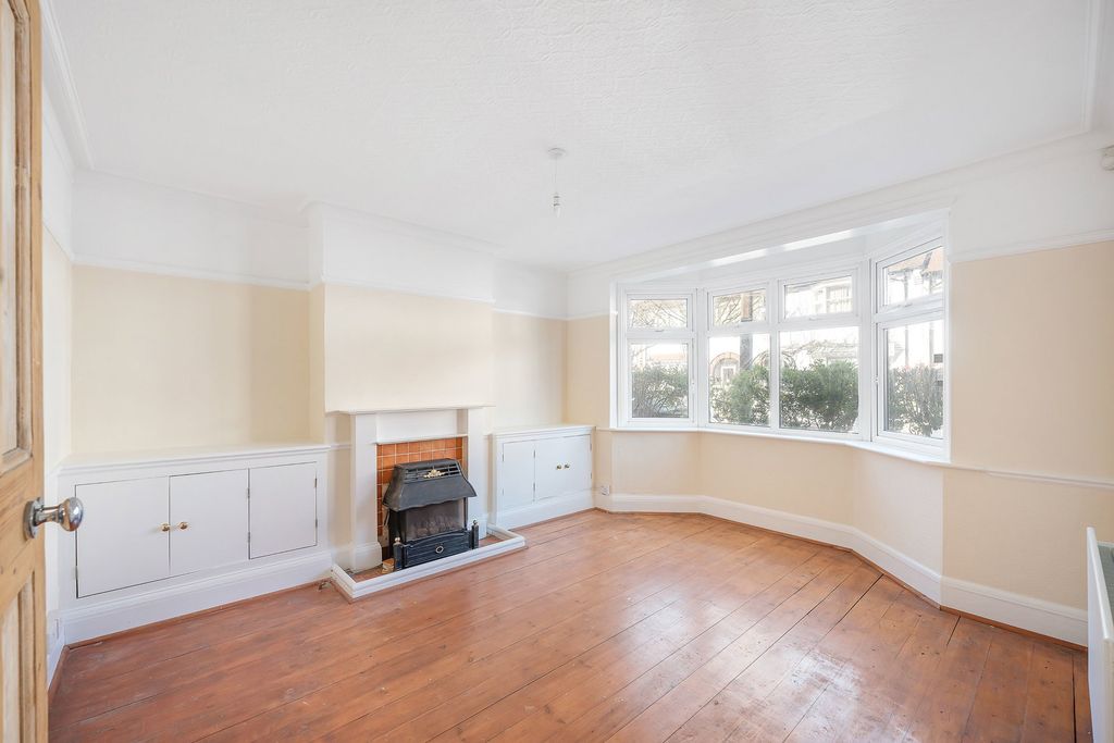 Property photo 2 of 21