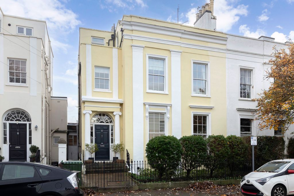 Property photo 1 of 10