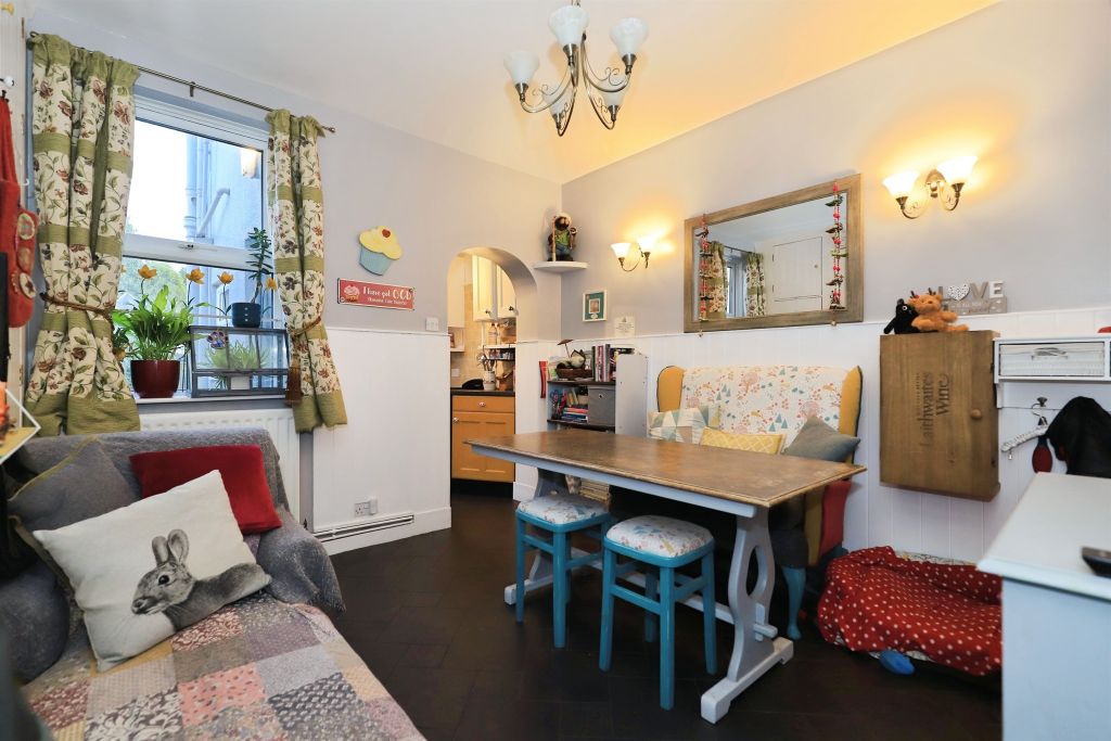 Property photo 3 of 18