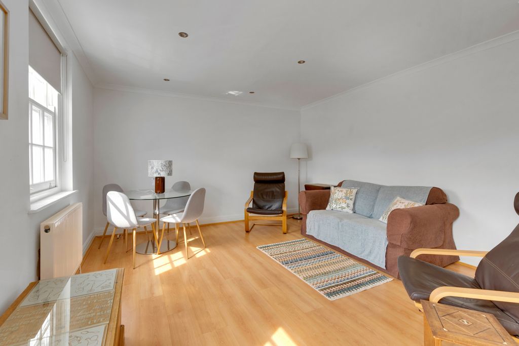 Property photo 3 of 16 Picture No. 30