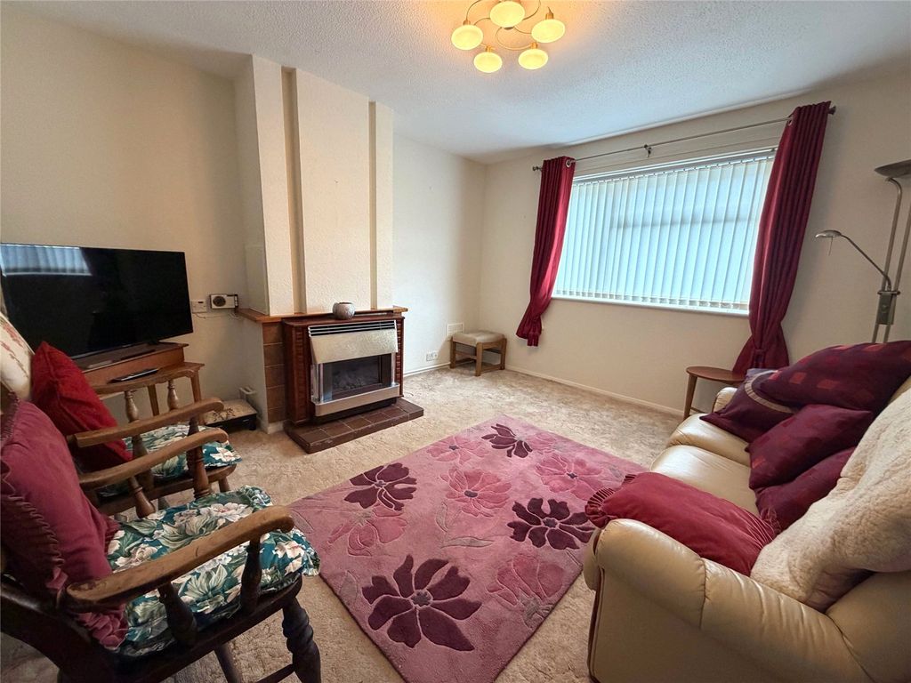 Property photo 2 of 18 Picture No. 16