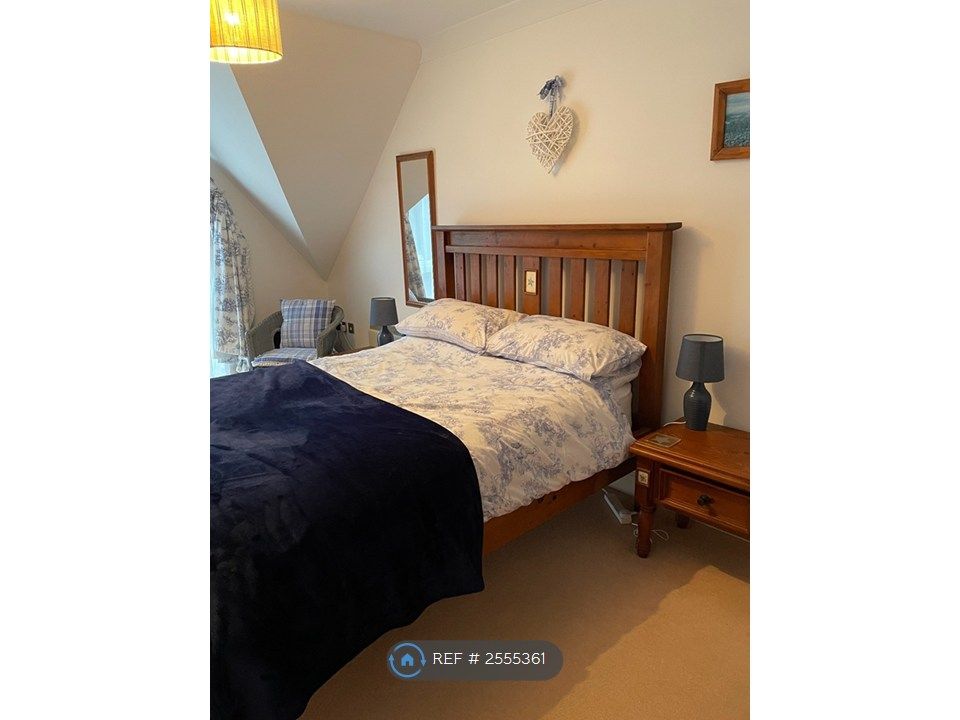 Property photo 2 of 19 Master Bedroom