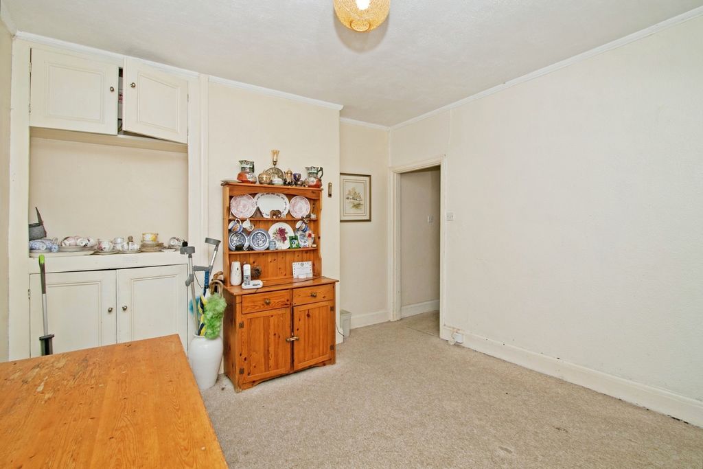 Property photo 3 of 17 Photo