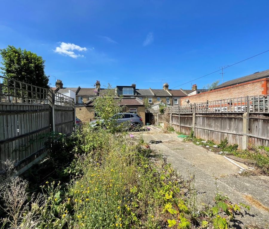 Property photo 2 of 22