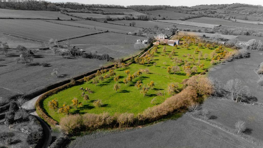 Property photo 2 of 11