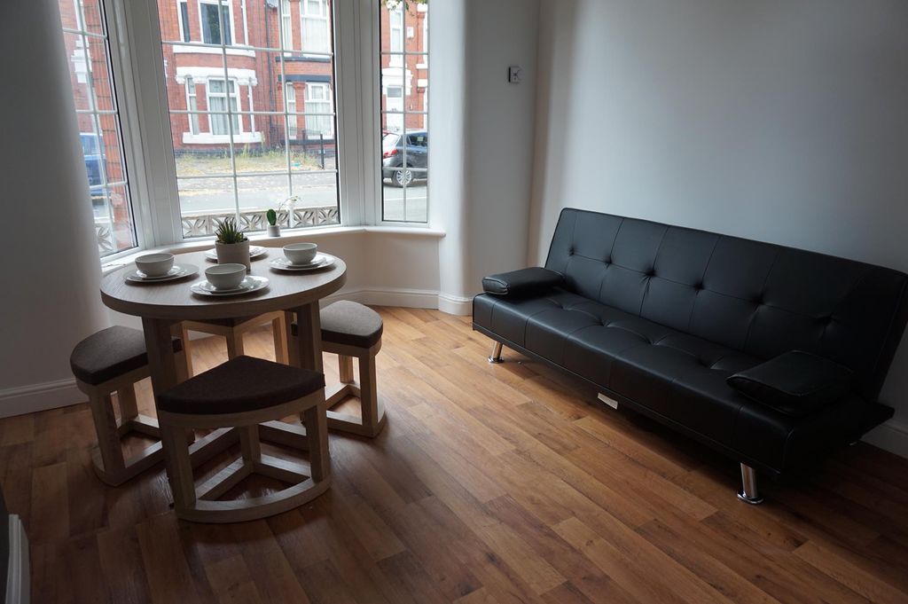 Property photo 3 of 7 Dsc08033