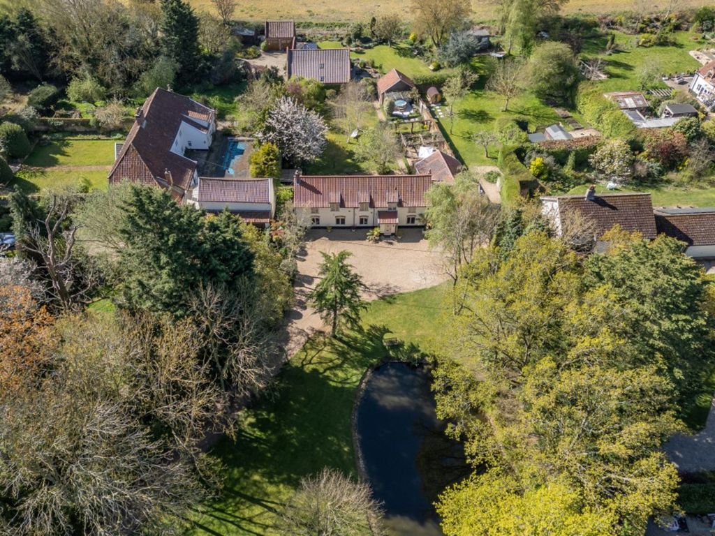 Property photo 1 of 30