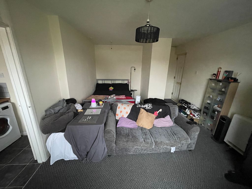 Property photo 1 of 5 Cover