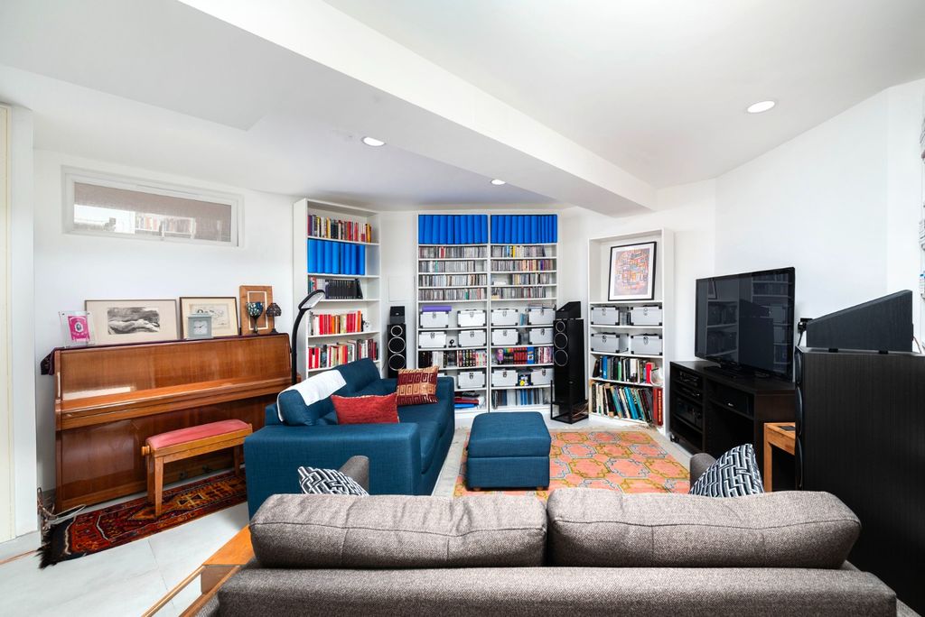 Property photo 3 of 13 5281925