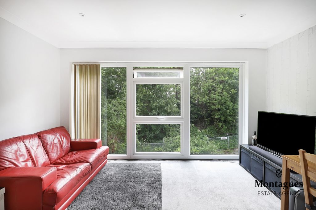 Property photo 2 of 13 Photo 11