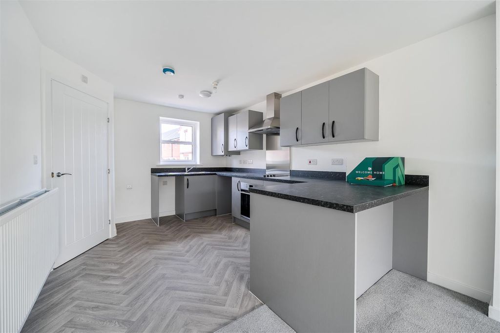 Property photo 3 of 10 1394340-6-694Bcd5123E47.Jpg