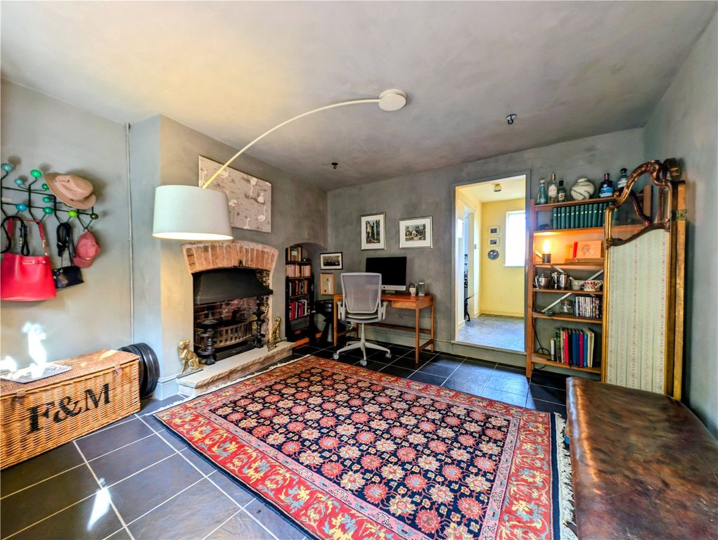 Property photo 3 of 17 Picture No. 12