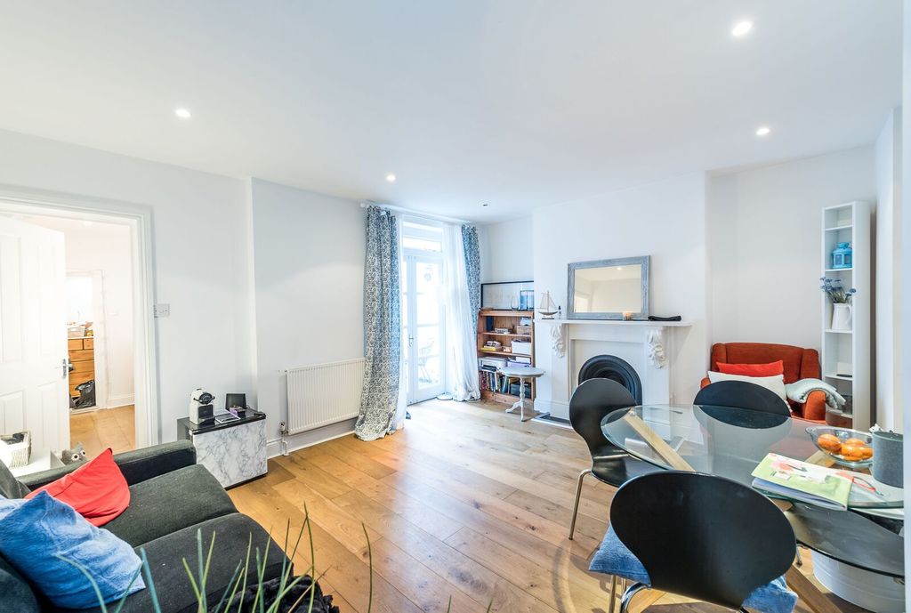 Property photo 1 of 8
