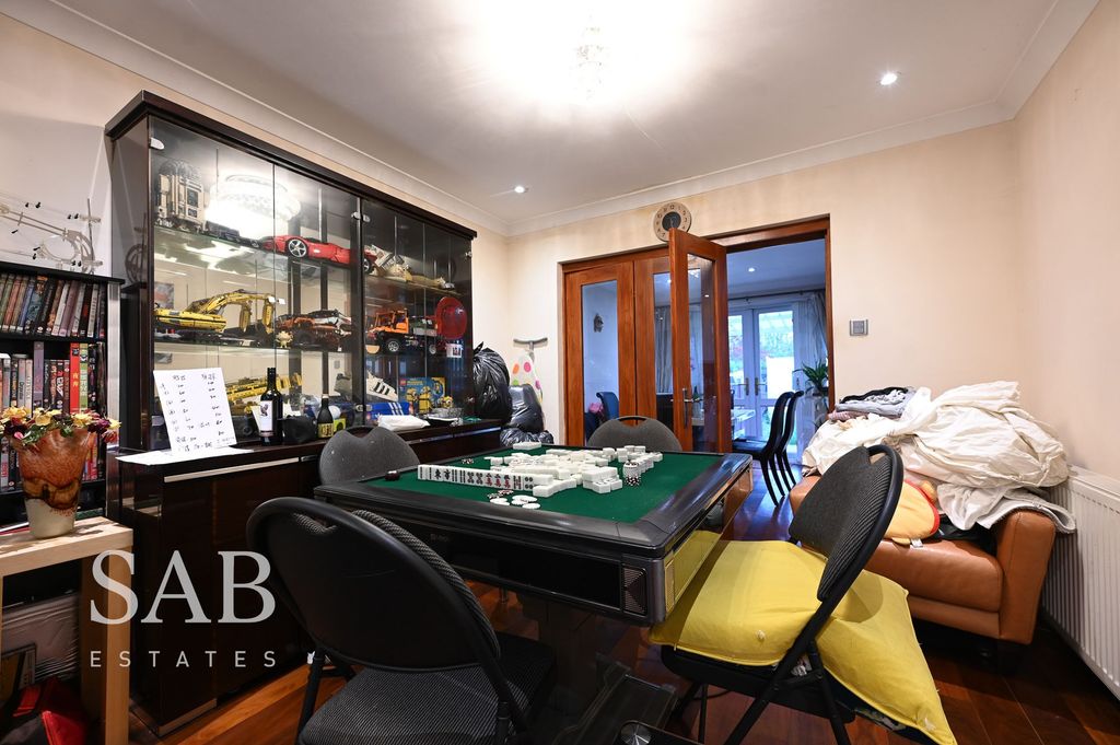 Additional image 10 of 4 bed semi-detached house for saleChinnor Crescent, Greenford UB6