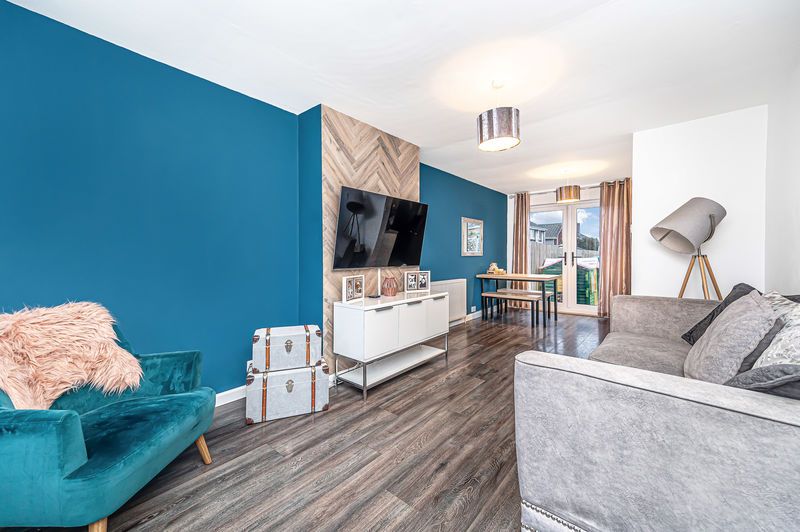 Property photo 2 of 19 Lounge