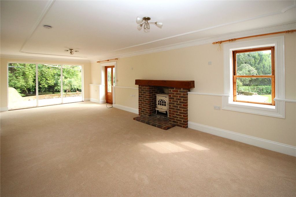Property photo 2 of 9 Picture No. 11