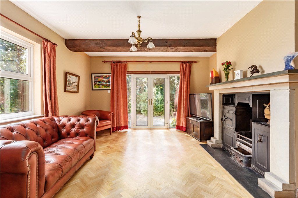 Property photo 3 of 22 Sitting Room