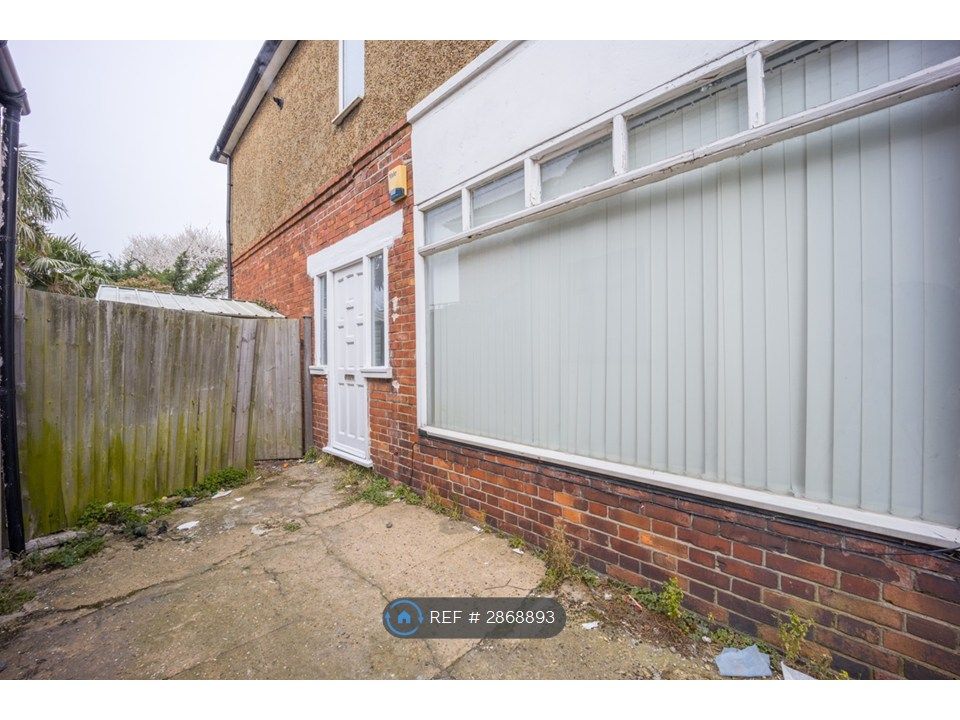 Property photo 1 of 10 Entrance