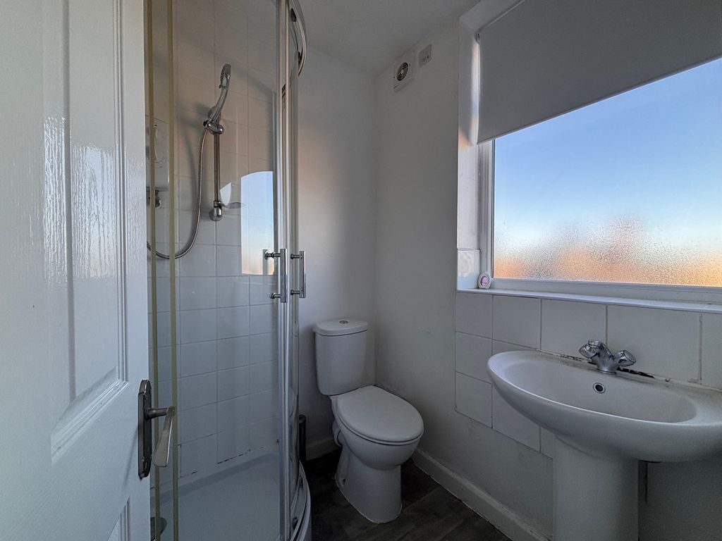 Property photo 3 of 6 Bathroom