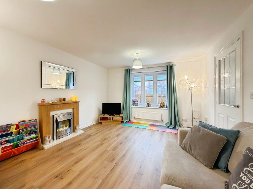 Property photo 3 of 27