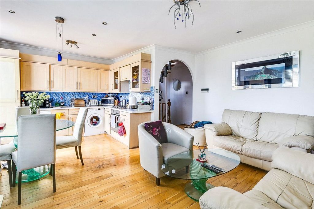 Property photo 2 of 9