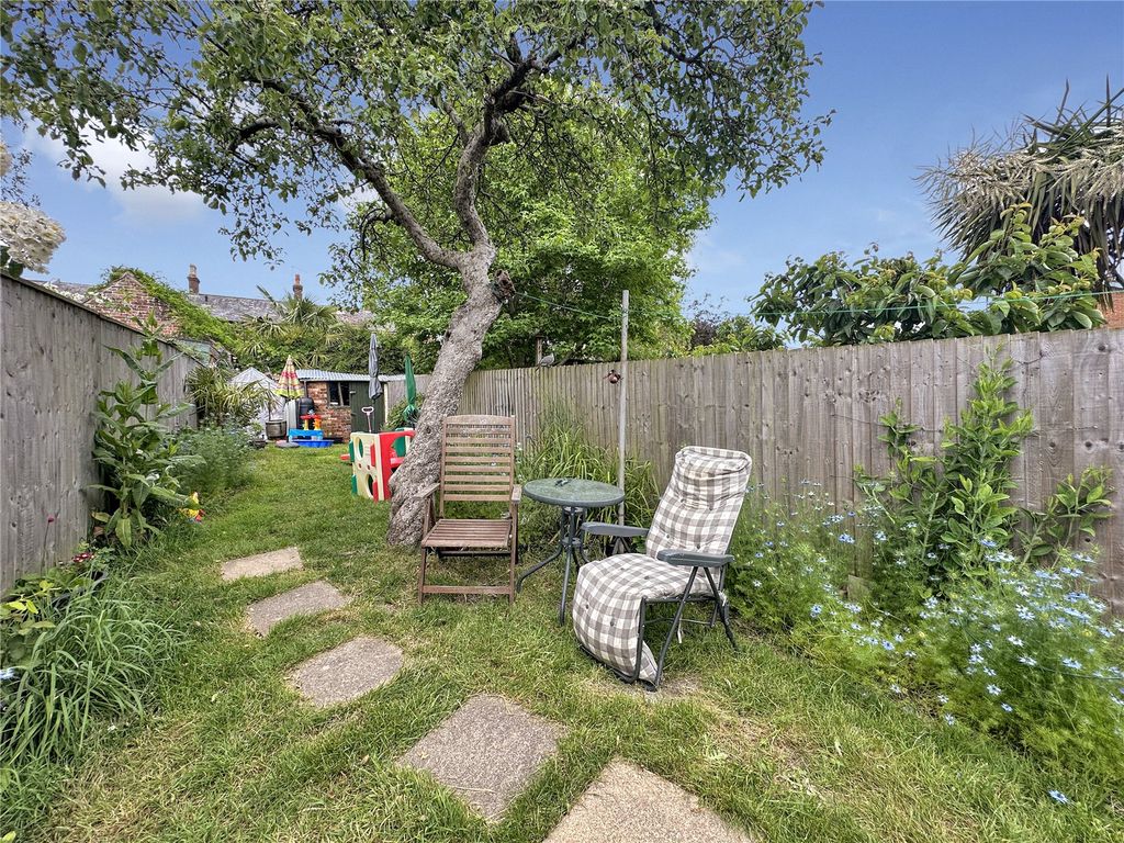 Property photo 2 of 17 Picture No. 15