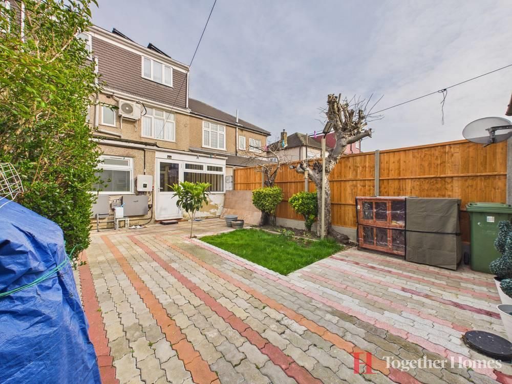 Property photo 2 of 19 Garden